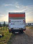 Vând lift hidraulic pentru csmion 7,5t și caroserie cu relată.