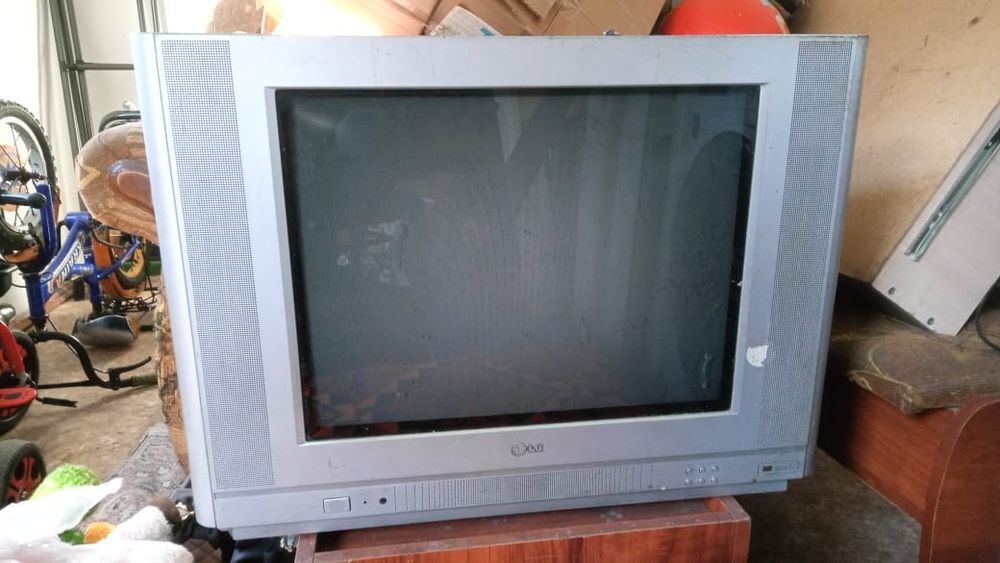 Продам телевизор