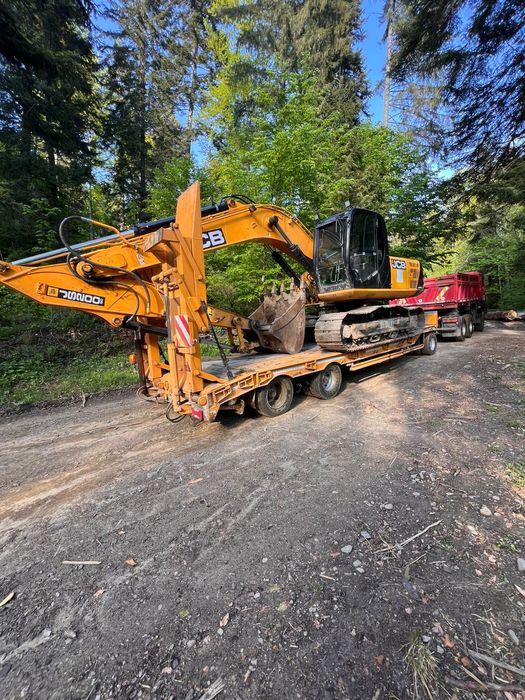 Excavator JCB cu senile