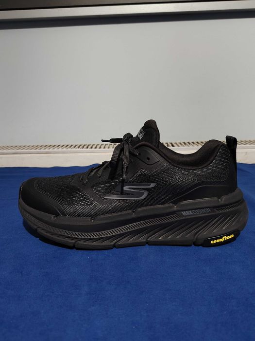 Skechers Max Cushioning, adidasi alergare, mr. 42, interior 26,5 cm