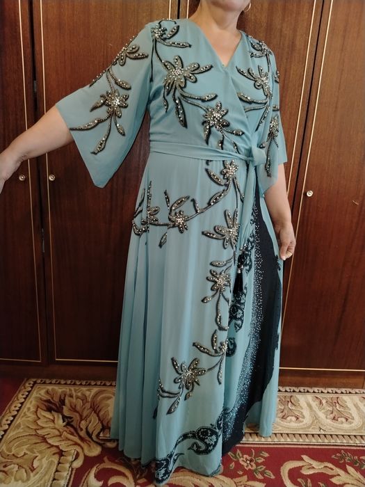 Vecerniy ko'ylak ayollar ko'ylagi