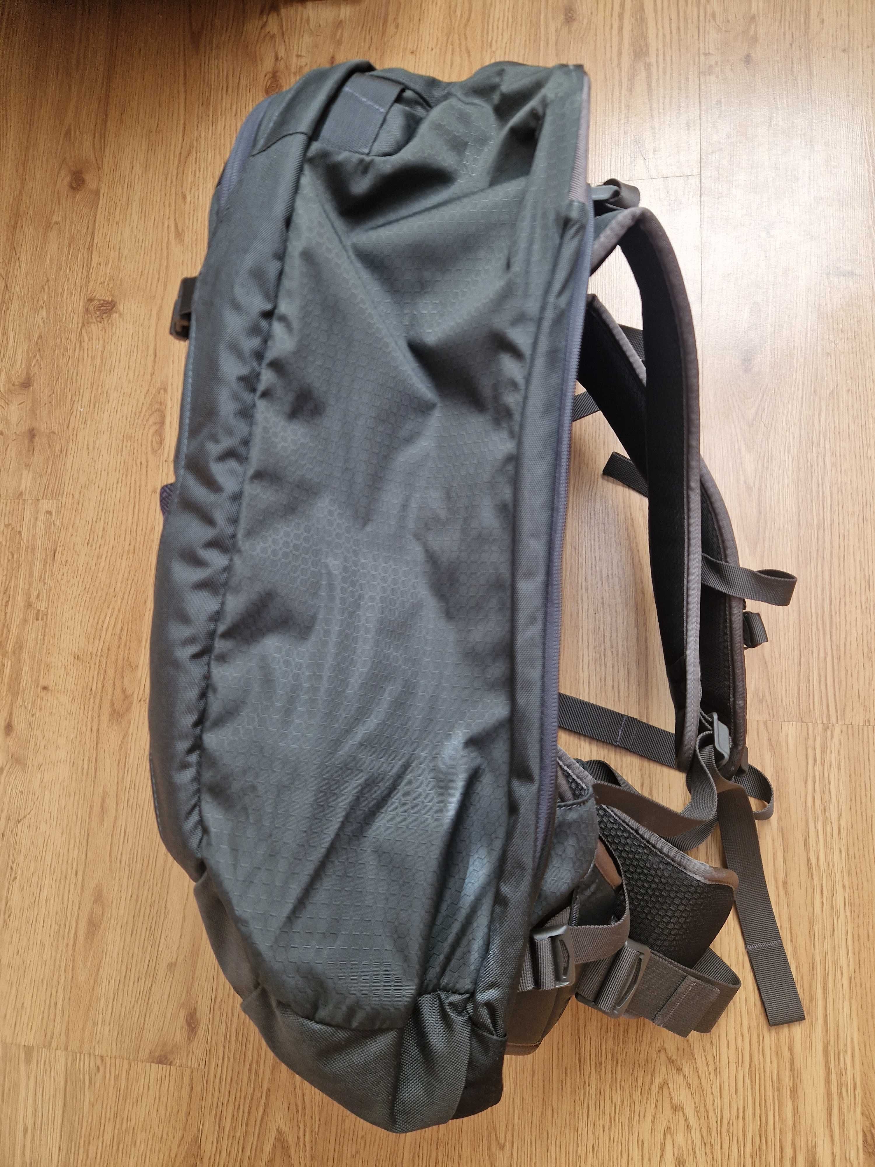 Раница Osprey Farpoint 40 - Перфектно състояние