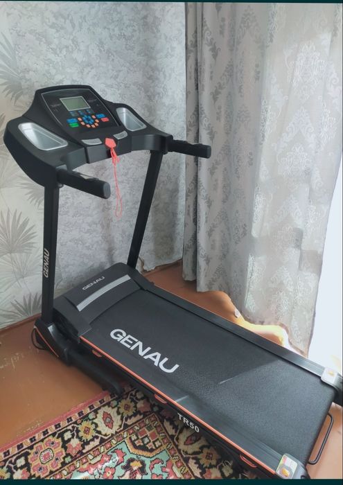 Продам беговую дорожку Genau TR50