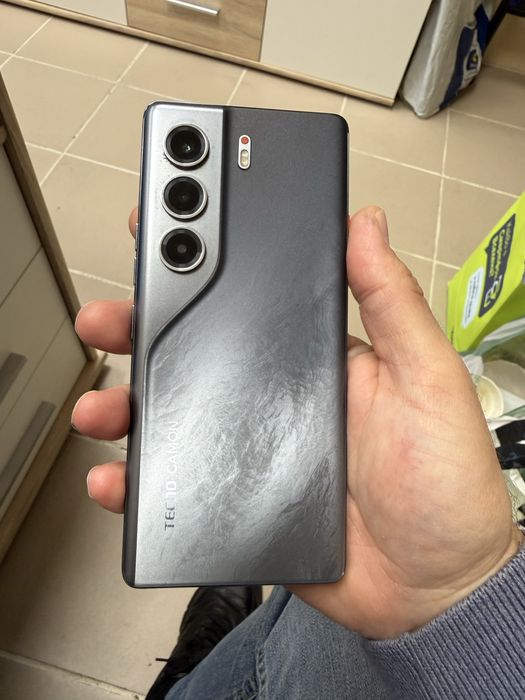 Tecno Camon 40 Pro 5G 12/256gb - без забележки