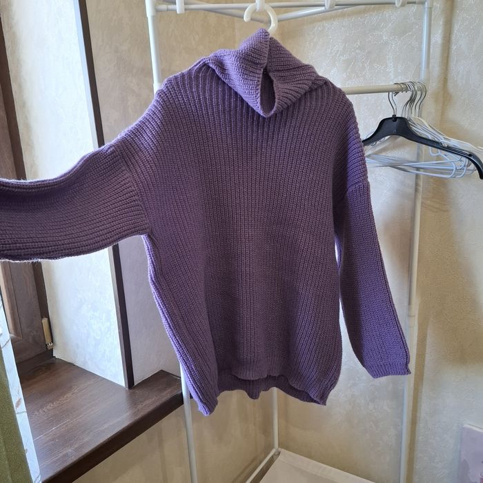 Женский свитер .