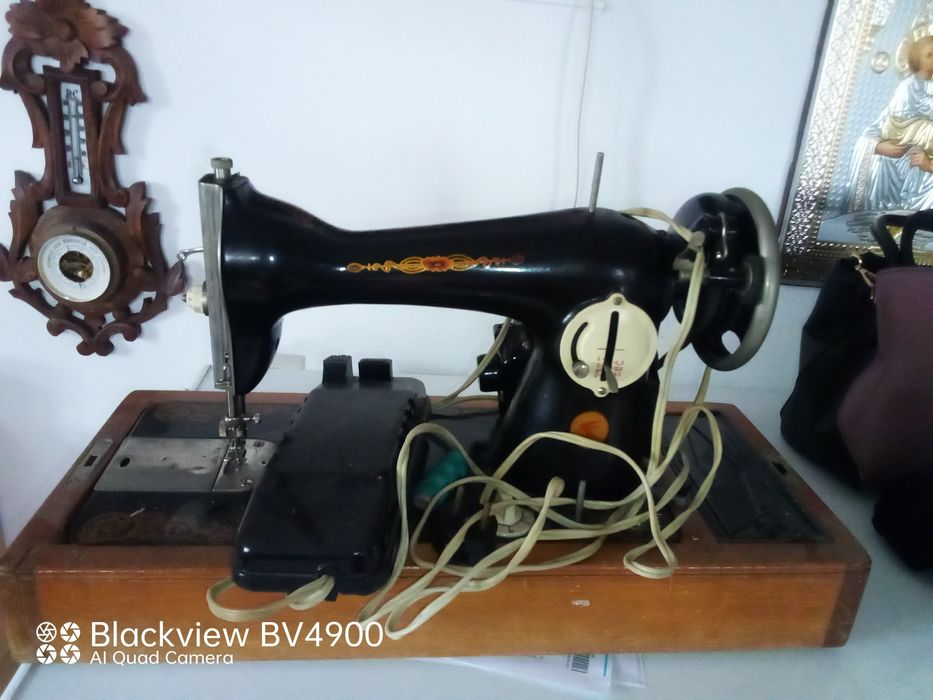 Mașina de cusut vintingi, bine întreținută