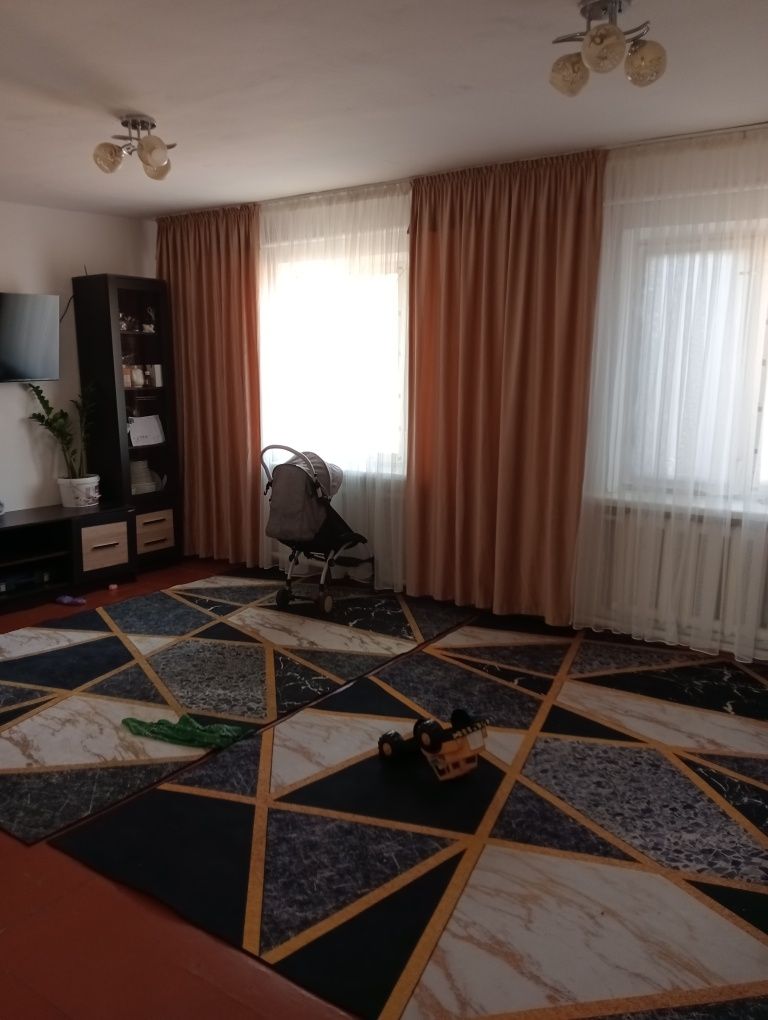 Уи сатылады үш болмелы