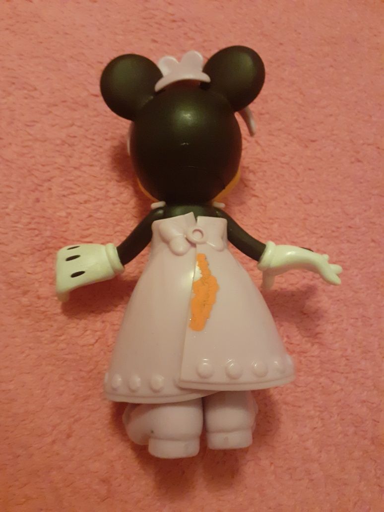 Minnie cu accesorii