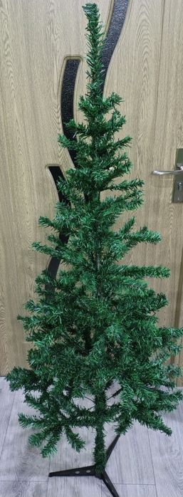 Brad artificial din PVC, 150 cm, raza 56 cm, si suport de plastic, nou