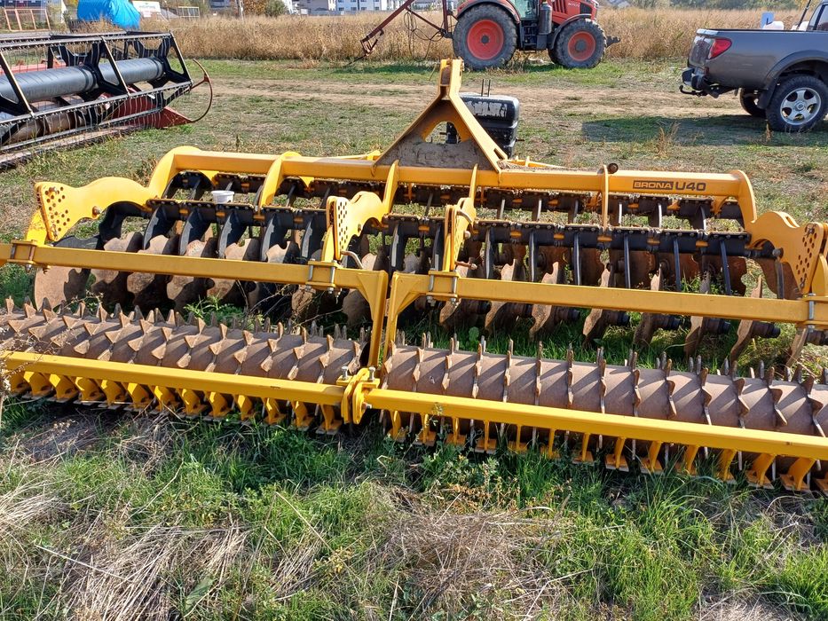 Plug Ovlac în stare impecabila, gata de brazdă