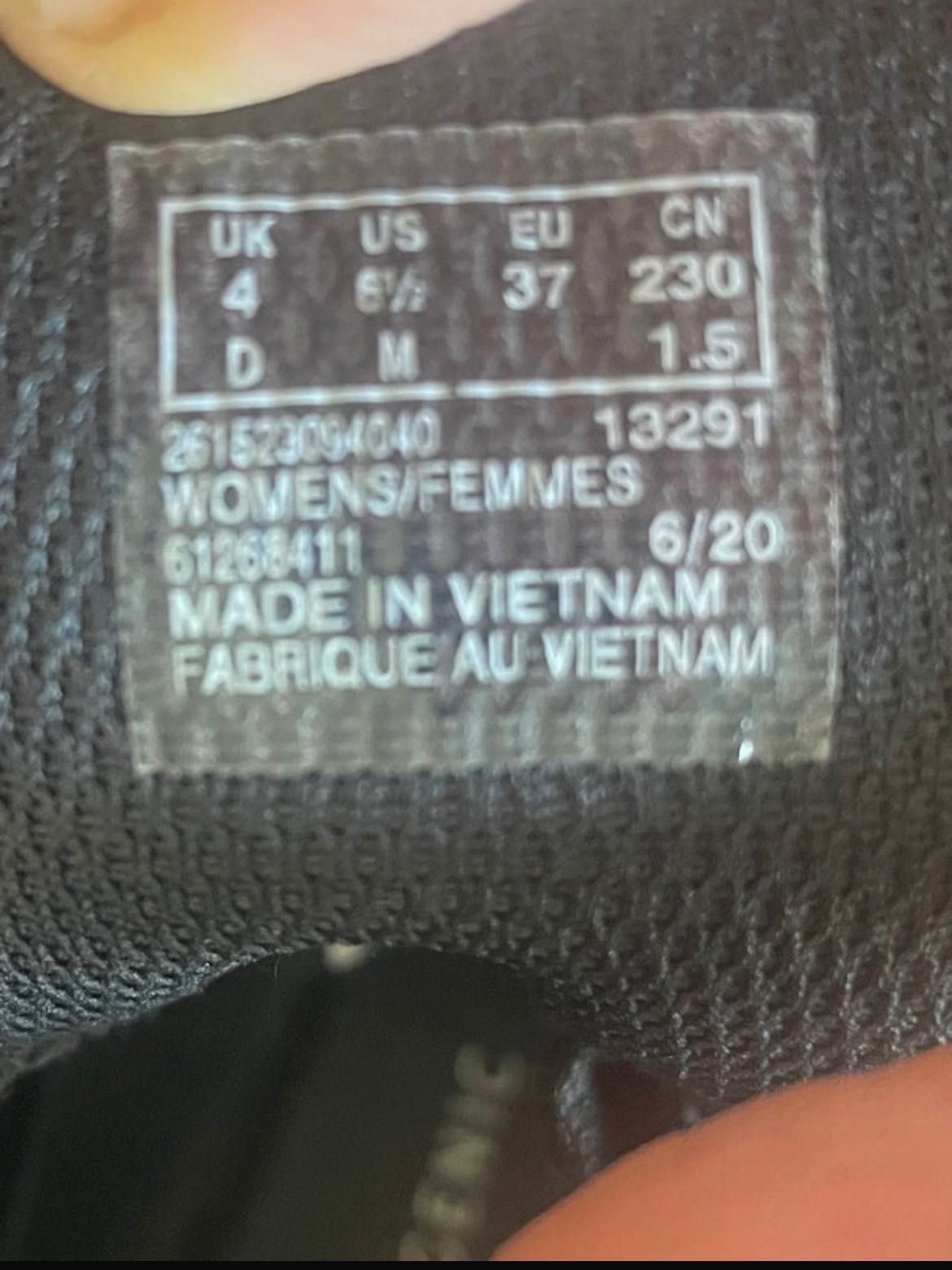 Ghete din piele impermeabilă,  tehnologia gore-tex și eva midsole.