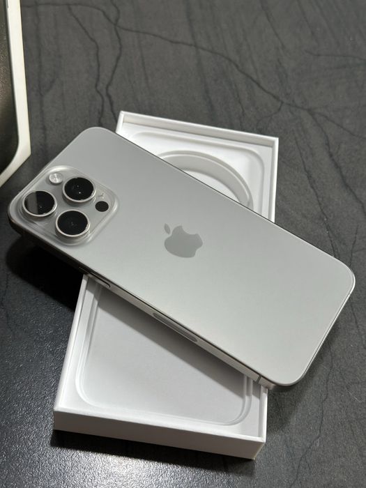 iPhone 15 Pro Max Natural Titanium 256GB !
