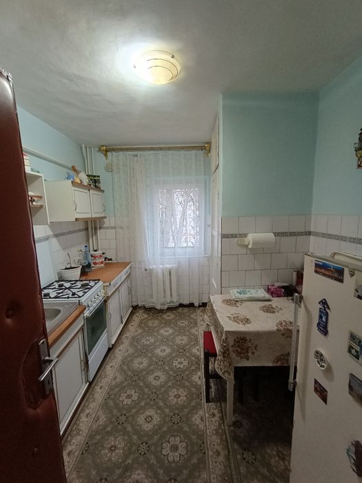 Apartament 3 camere semidecomandat, zona Capătul lui 1