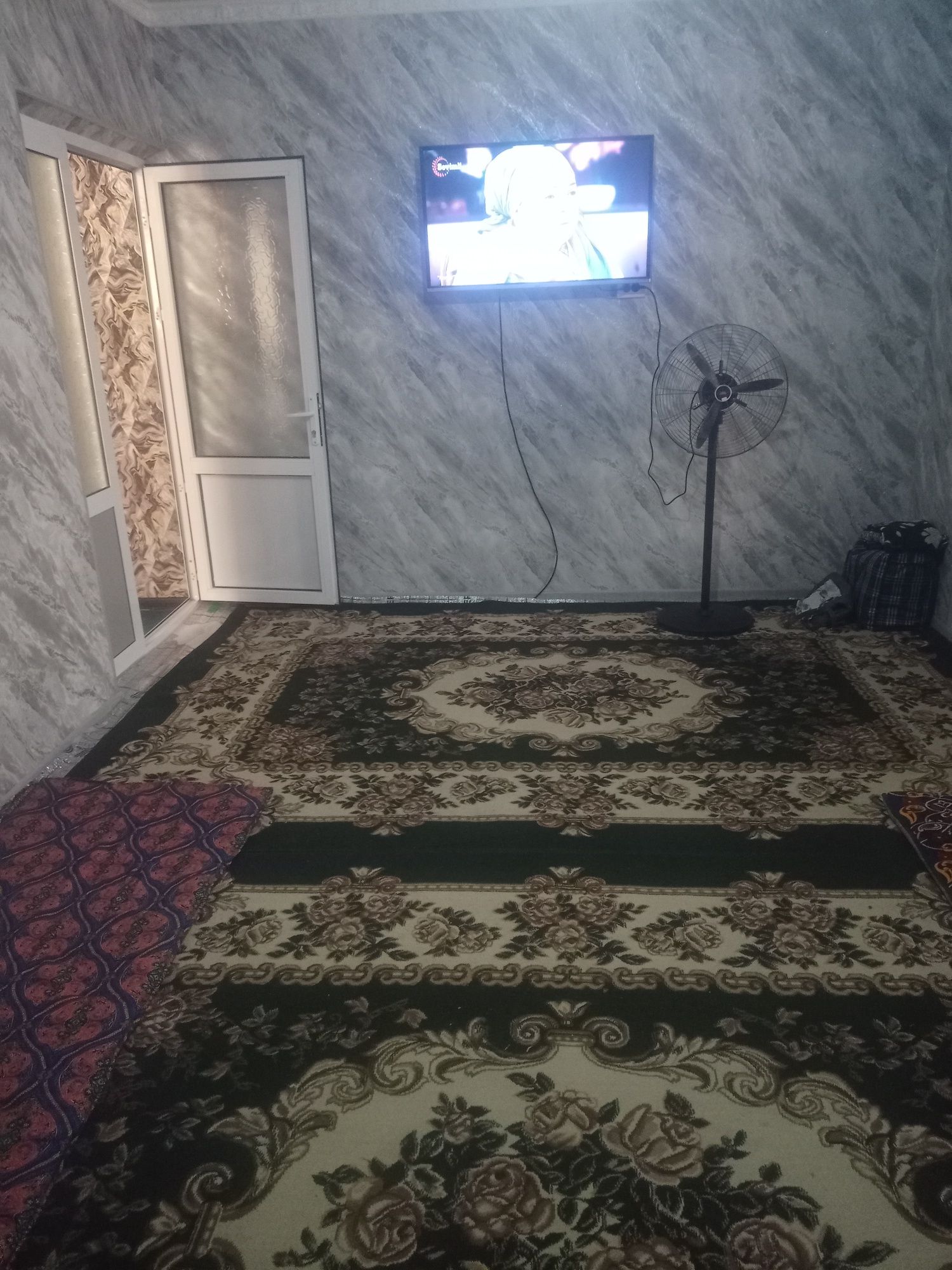Термез Шахарда 1 хонали уй