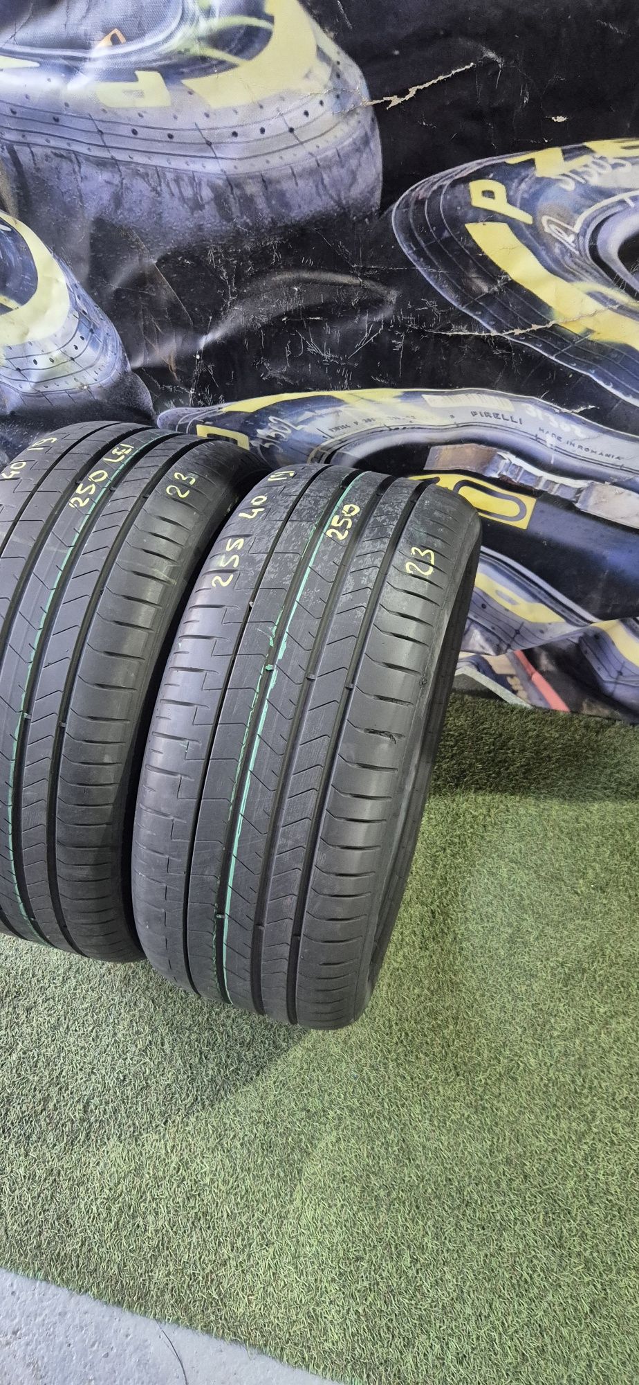 255 40 19 Pirelli 2023
