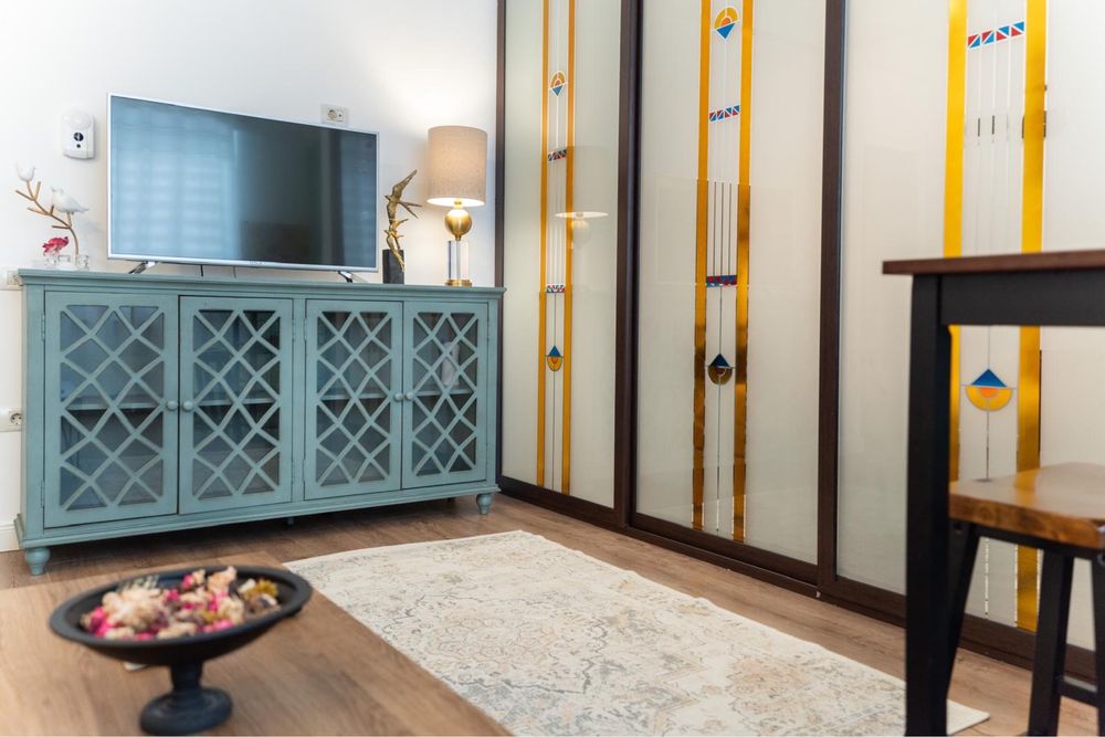 Vand studio Mamaia Nord / Alezzi