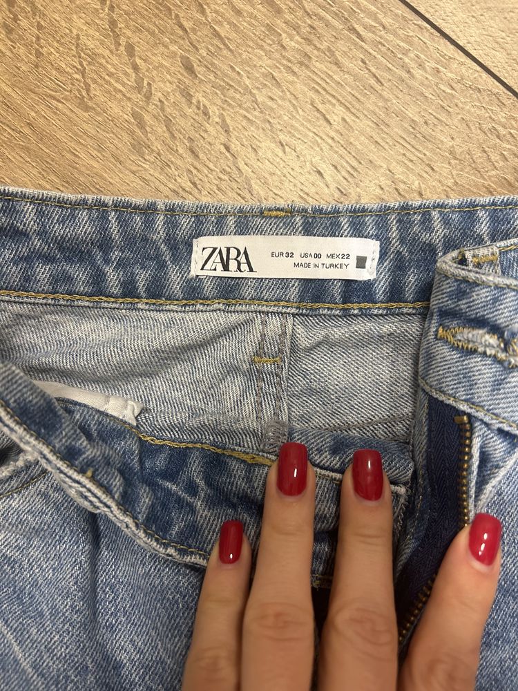 Дамски дънки на марката Zara