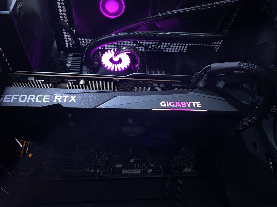 Rtx 3070 8GB 256-bit  Gigabite x3