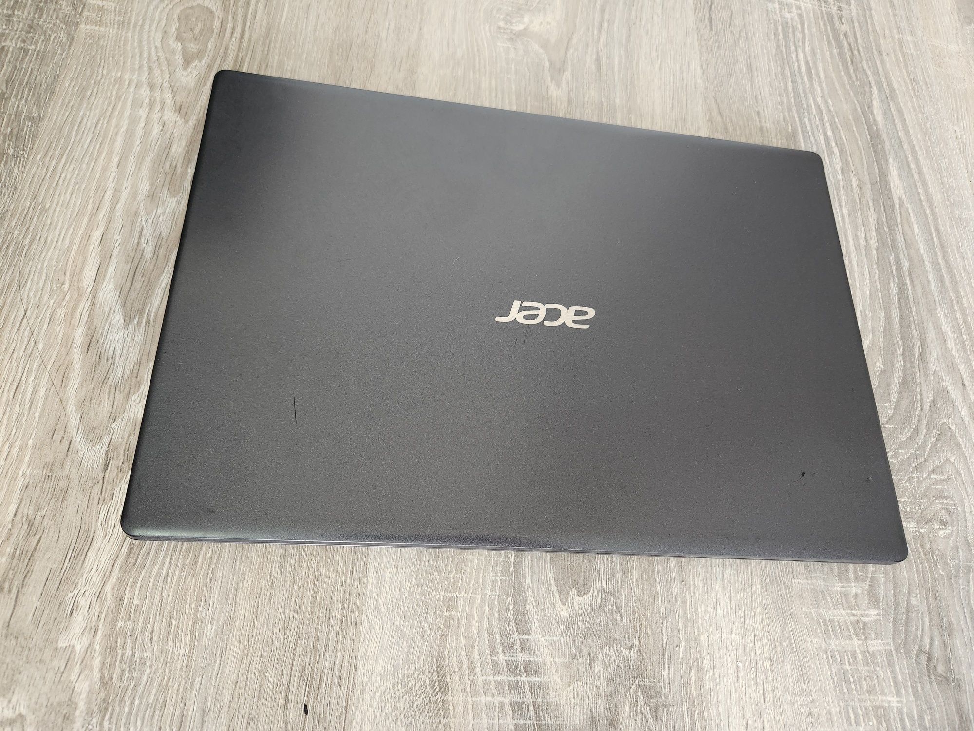 Noutbuk Acer Core i3