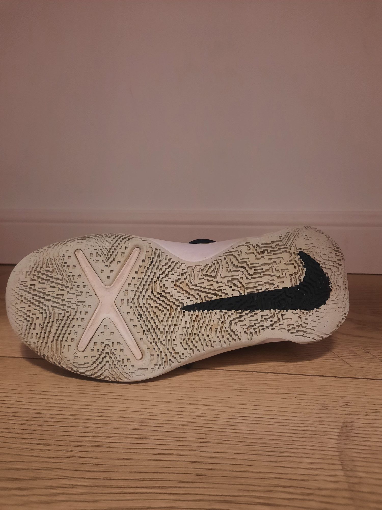 Papuci nike  husttledx marimea 35,5