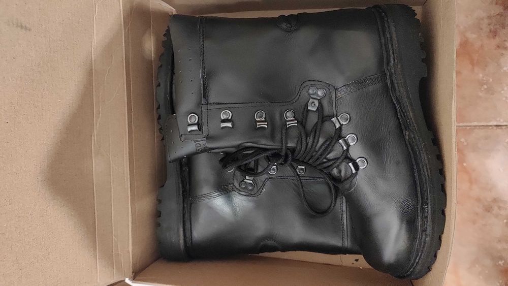 Bocanci militari  de iarna,negri, marimea 28(43)