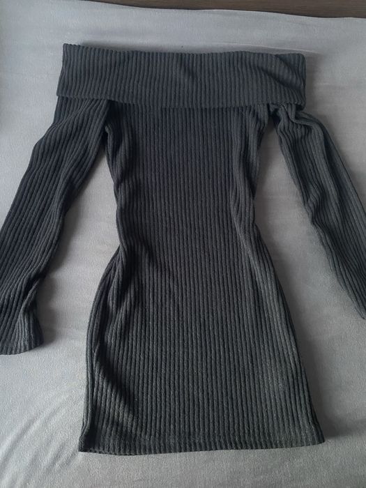 Рокля с паднали рамене