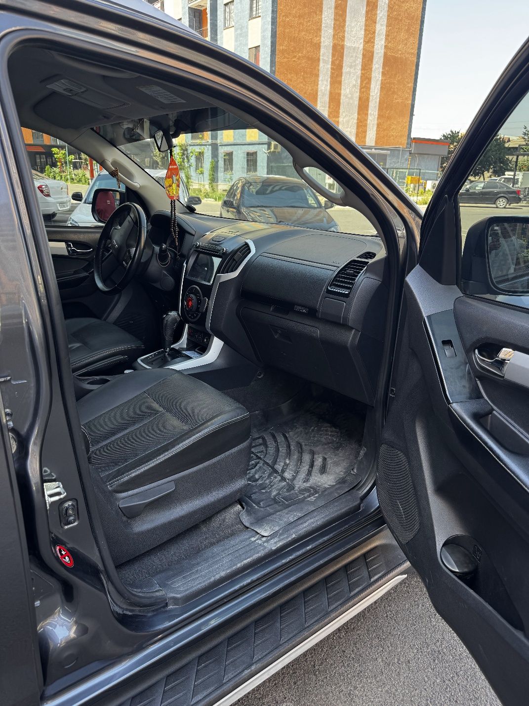 Isuzi D-MAX  holati alo