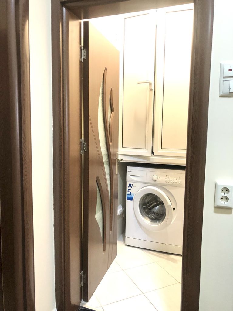 Дава се под наем Тристаен апартамент в Шумен, Център - 80 кв.м за 408 € - Снимка #6