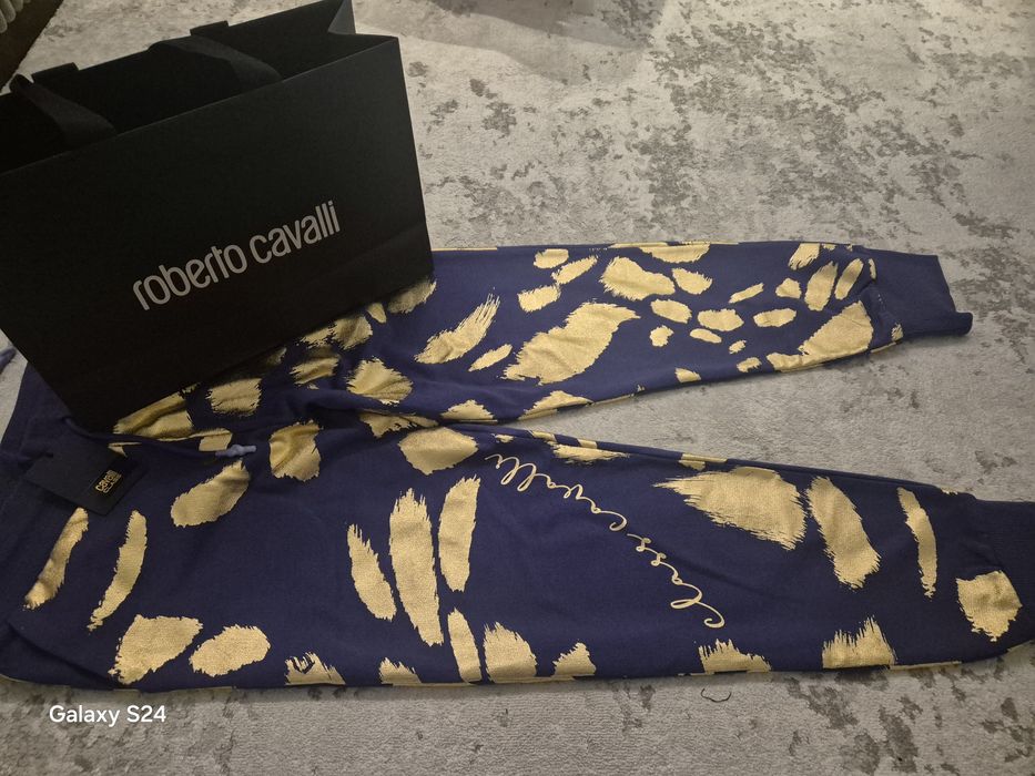 Vând pantaloni cu noi , marimea s