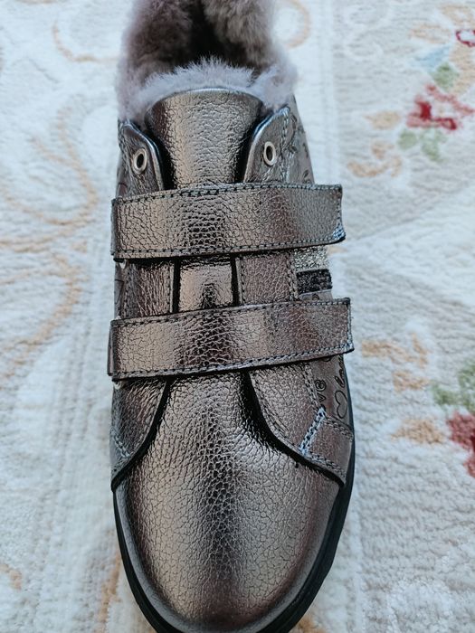 Продам супер зимние ботинки