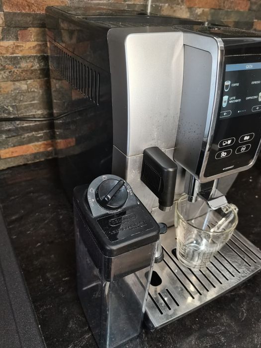 Aparat de cafea Delonghi