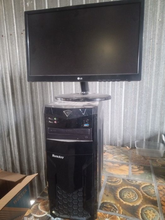 Компьютер core i7 с монитором рабочий !