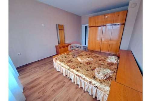 Тристаен апартамент, кв. Левски, Варна Т4077