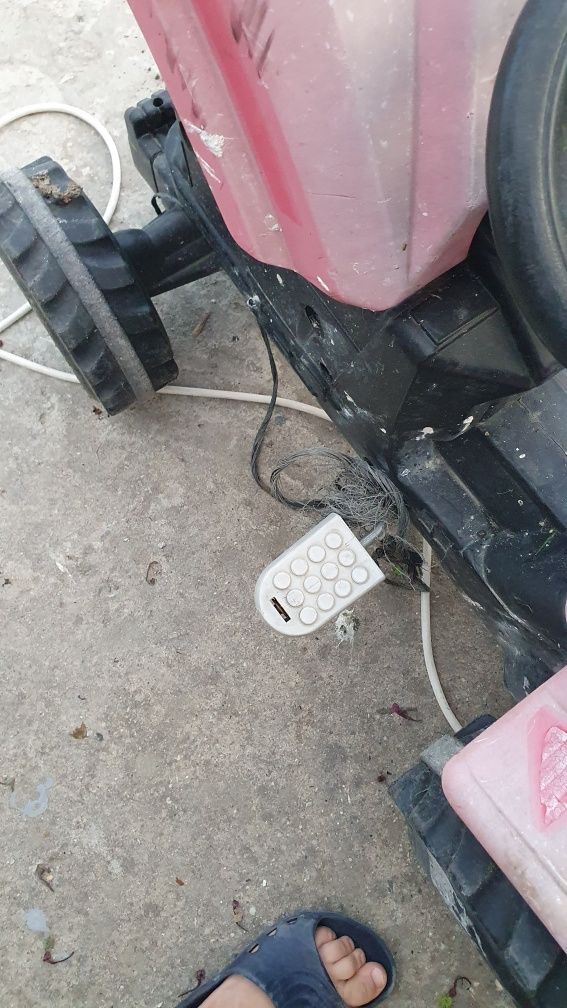 Tractor de jucărie pentru copii