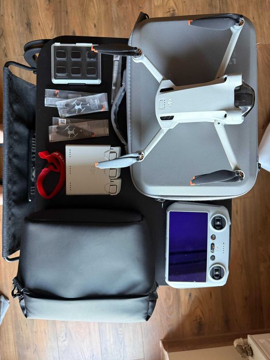 Dronă DJI Mini 3 Pro + Accesorii complete + Cutie de transport