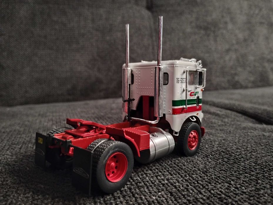 Америкнски камион Freightliner COE (1966) "C.E." , Полуремарке , 1:43