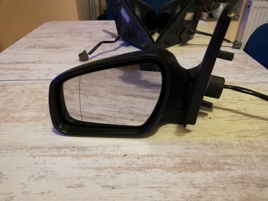 Oglinzi, stopuri Ford