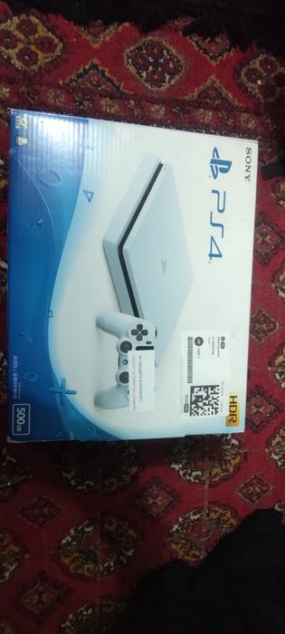Yangi playstation 4 sotiladi