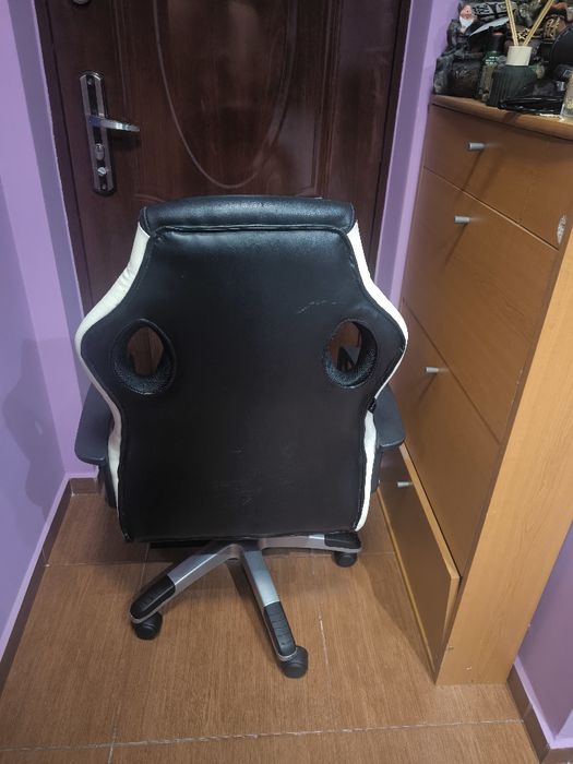 Scaun gaming Kring rotativ inaltime ajustabila Negru/Alb