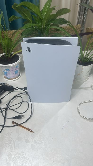Продам Play Station 5