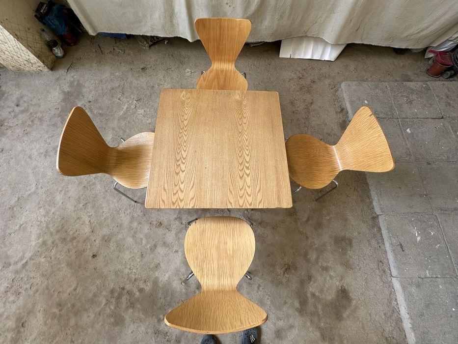 Камлект стул со стульями