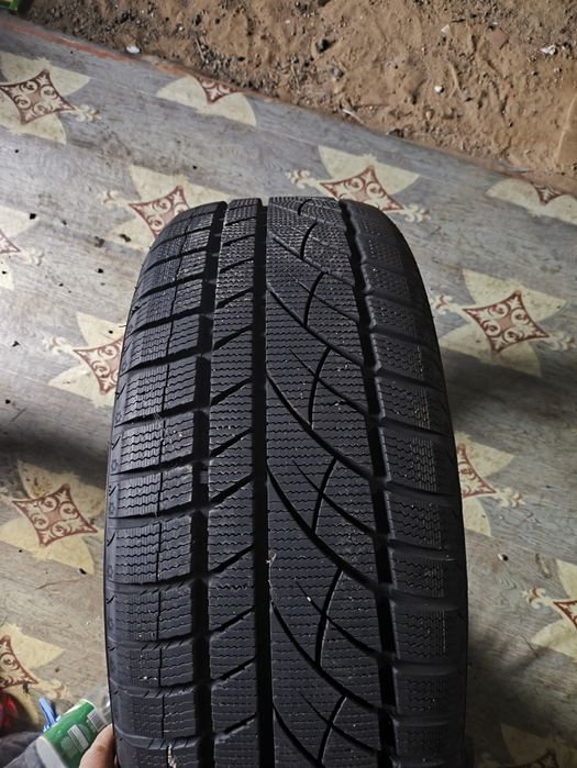 Продам шины 235/55 R18  липучки