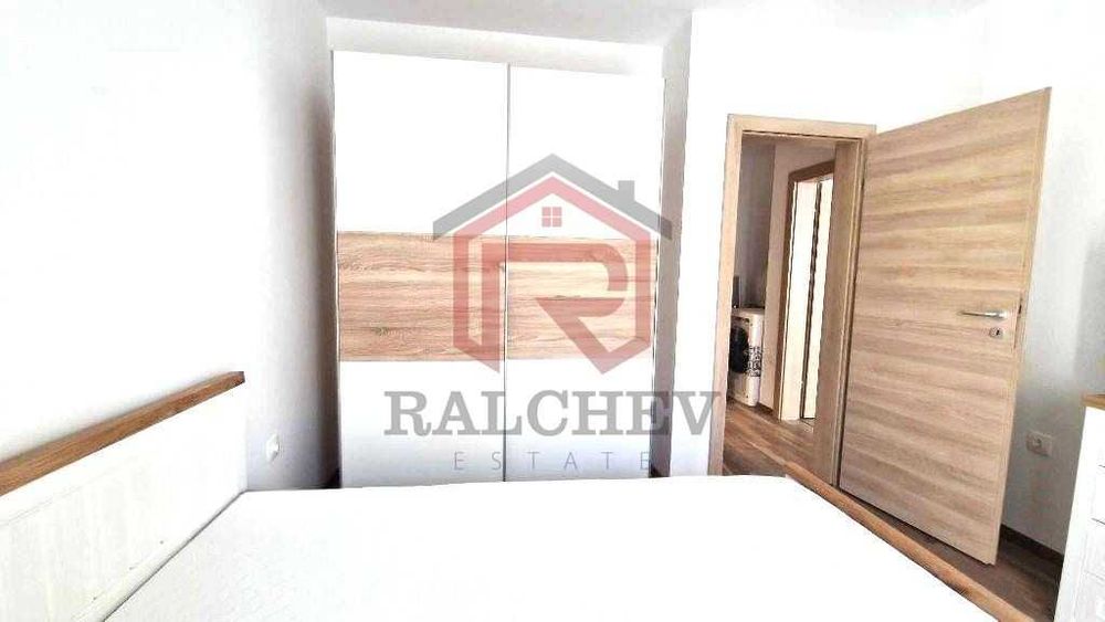 Дава се под наем Двустаен апартамент в к.к. Св.Св. Константин и Елена - 80 кв.м за 700 € - Снимка #3