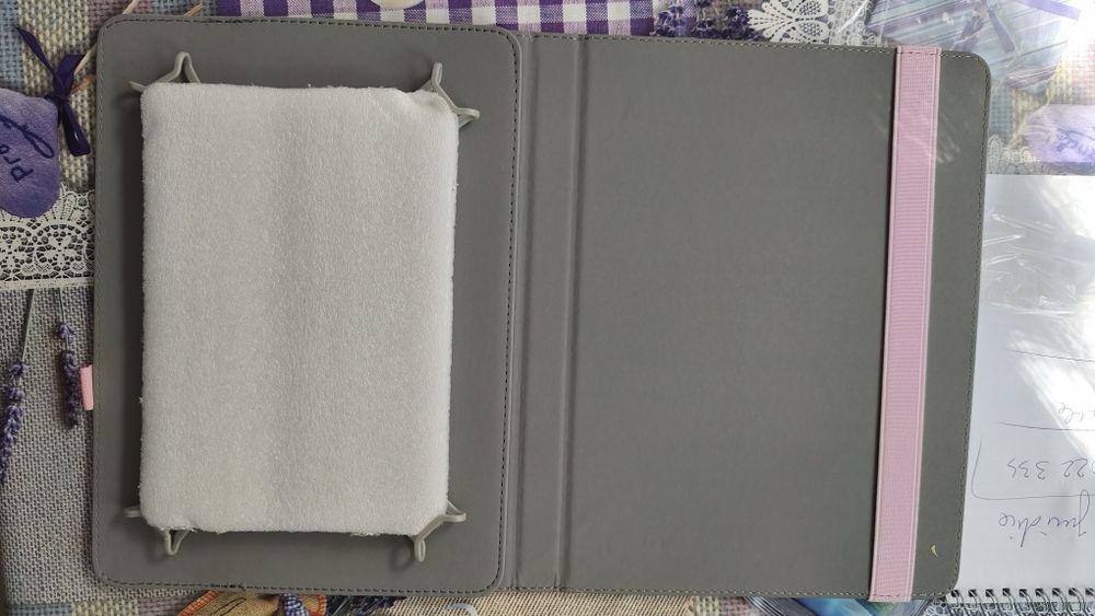Husa roz  reglabila VIVID pentru  tableta cu diagonala de 9,6-11 inch