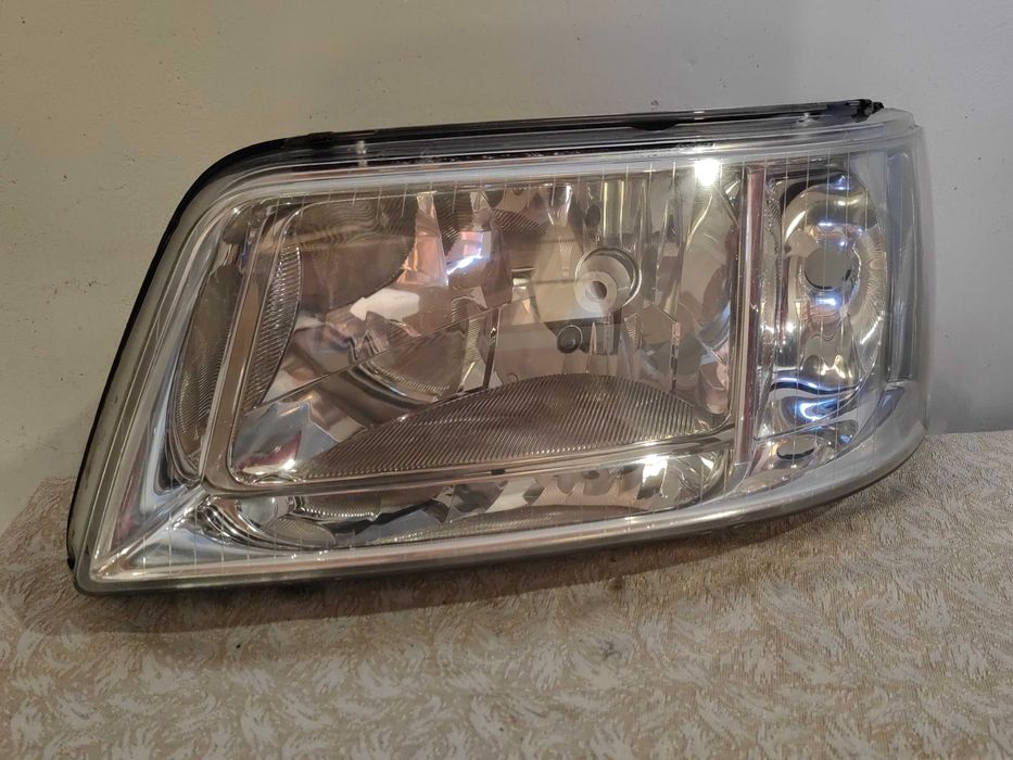 Фарове VW Transporter T5 / Фарове Транспортер Т5 Оригинални