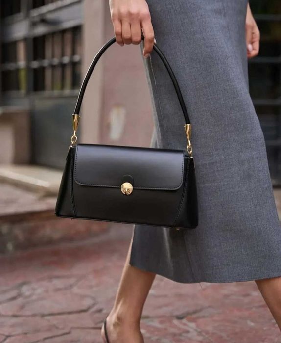 Черна чанта официална