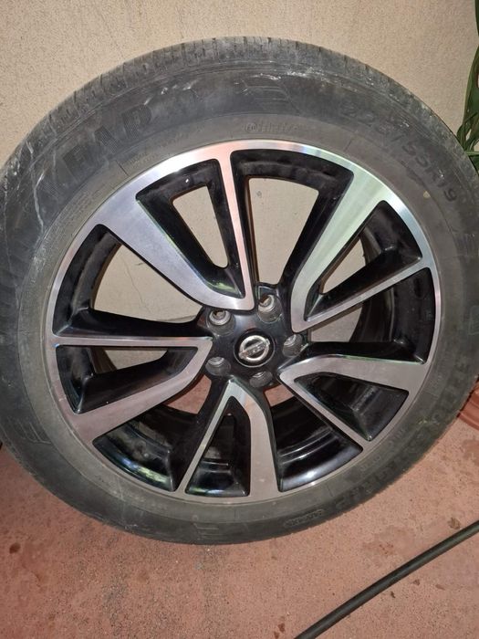 Оригинални джанти Nissan и гуми 225/55/19