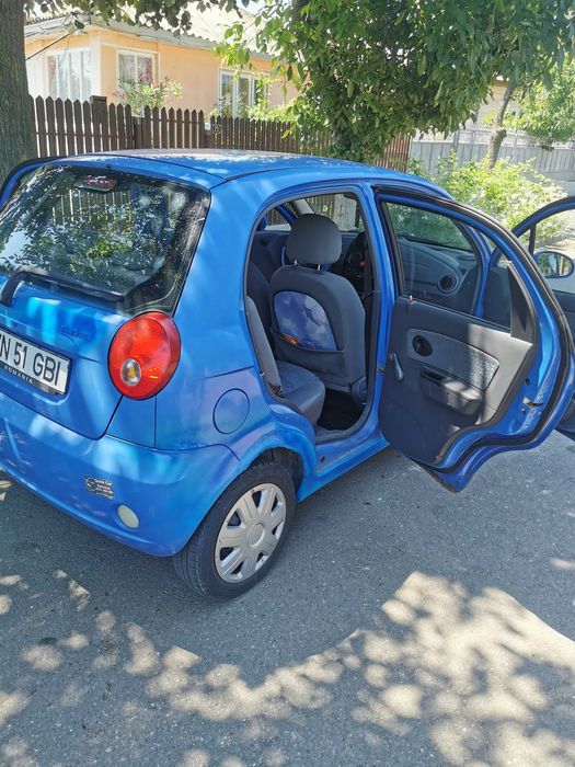Vând Chevrolet Spark