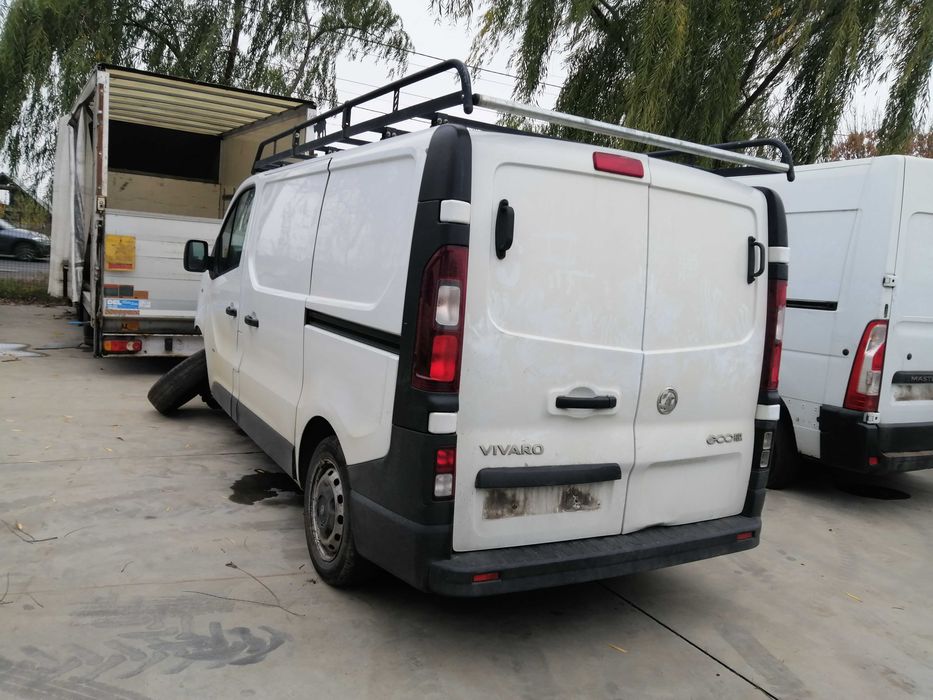 Dezmembram Opel Vivaro  motor 1.6