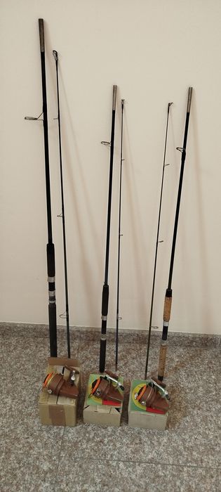 Три броя въдици и макари Germina